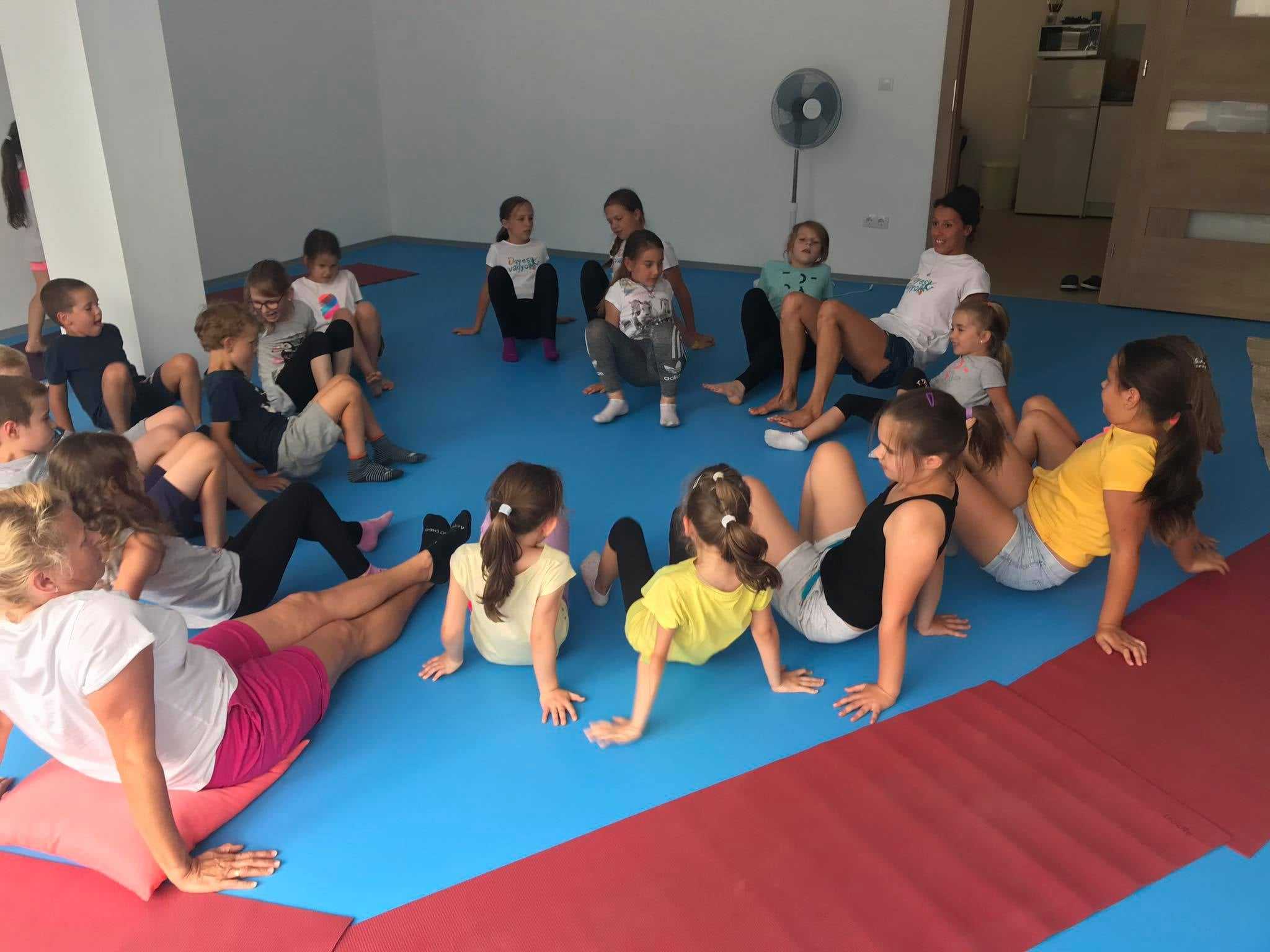 Tábor pillanatok. Gyerek jóga